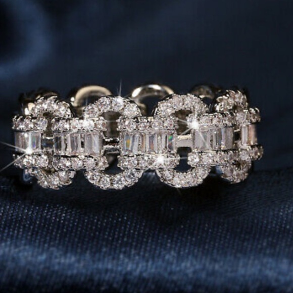 New Sterling silver diamond luxury ring - Picture 2 of 5